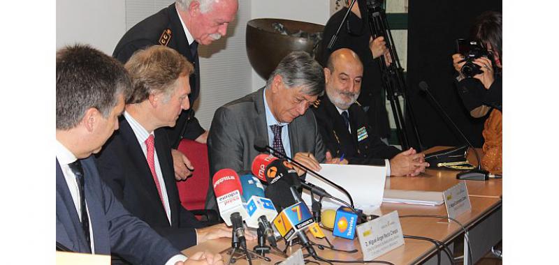 Firma acuerdo de devolución arqueológica